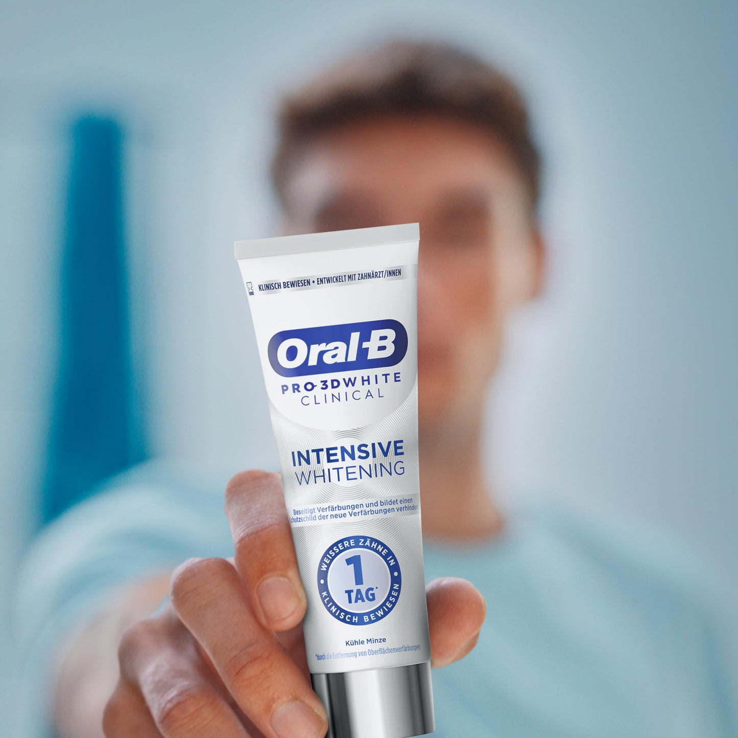 Oral-B Pro 3D White Clinical Intensive Whitening Zahnpasta - 2x75ml, Zahncreme/Toothpaste für Weißere Zähne in 1 Tag, Made in Germany, Kühle Minze Geschmack